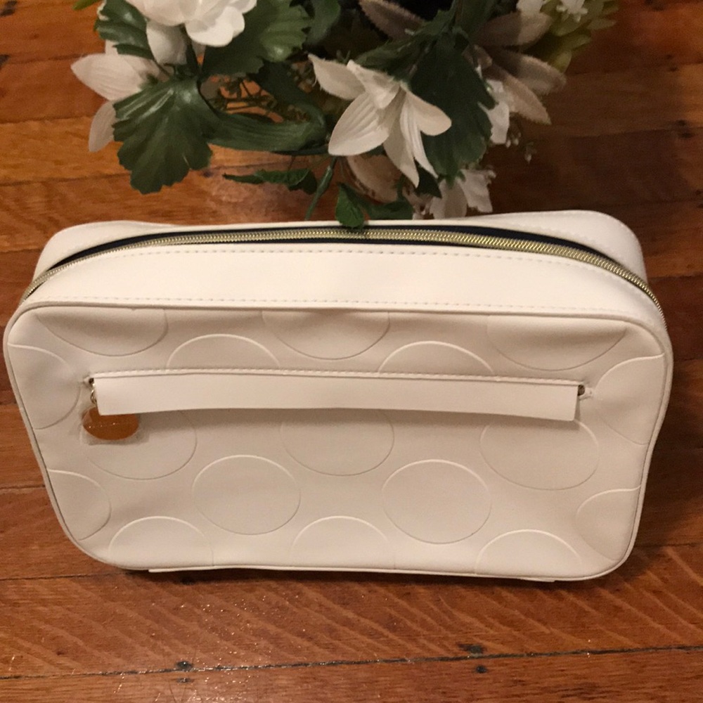 Estée Lauder make up bag